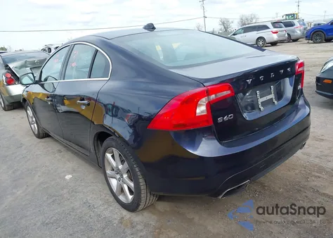 2016 Volvo S60 T5 Drive-E Premier z USA, uszkodzony, nr VIN YV126MFK6G2407286
